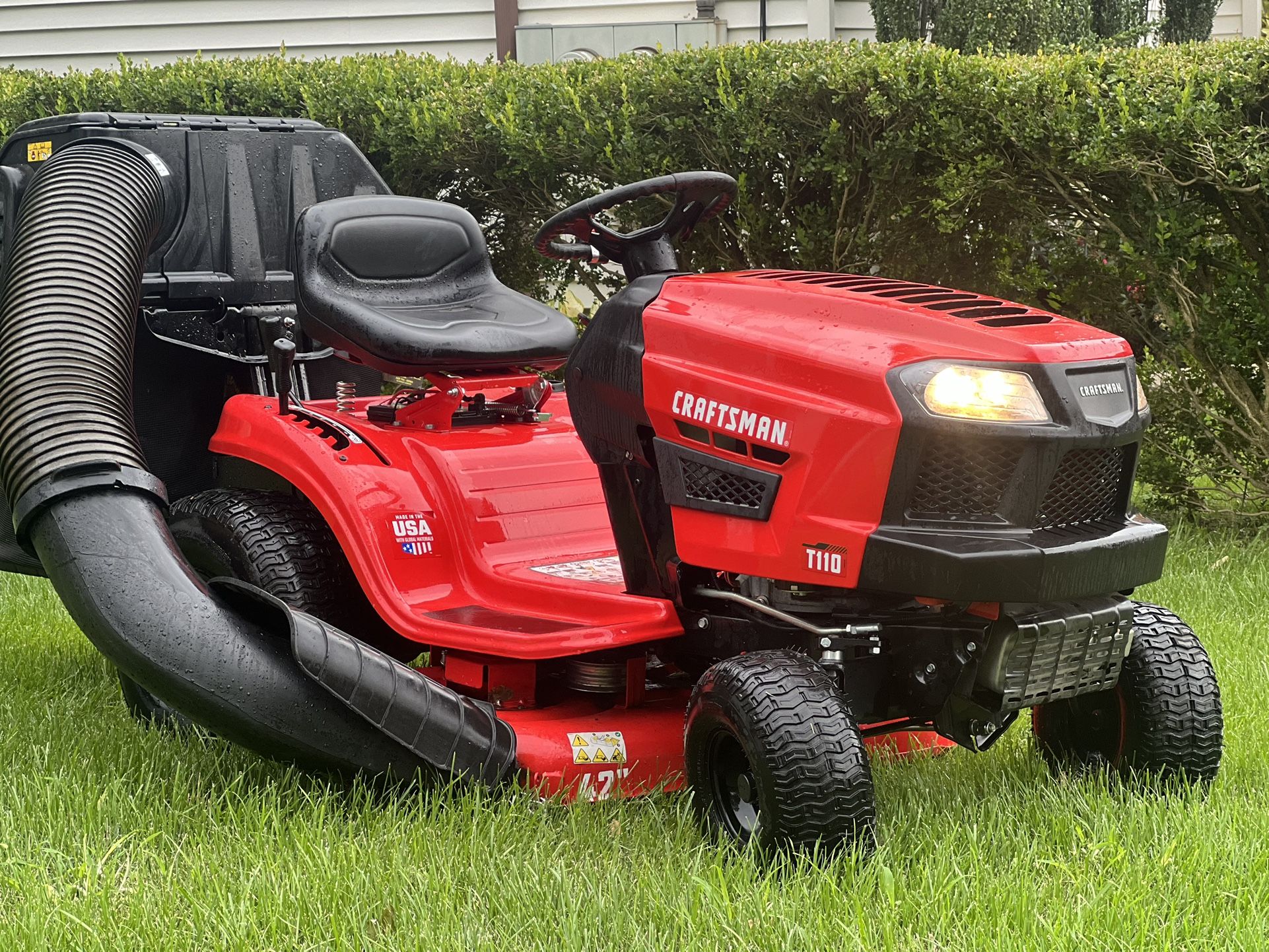 Beautiful 2022 Craftsman 42” 3n1 Lawn Tractor