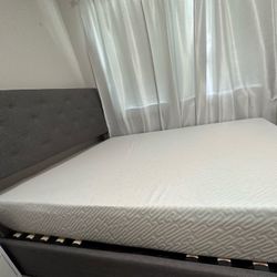 Queen Size - Memory Foam Mattress 