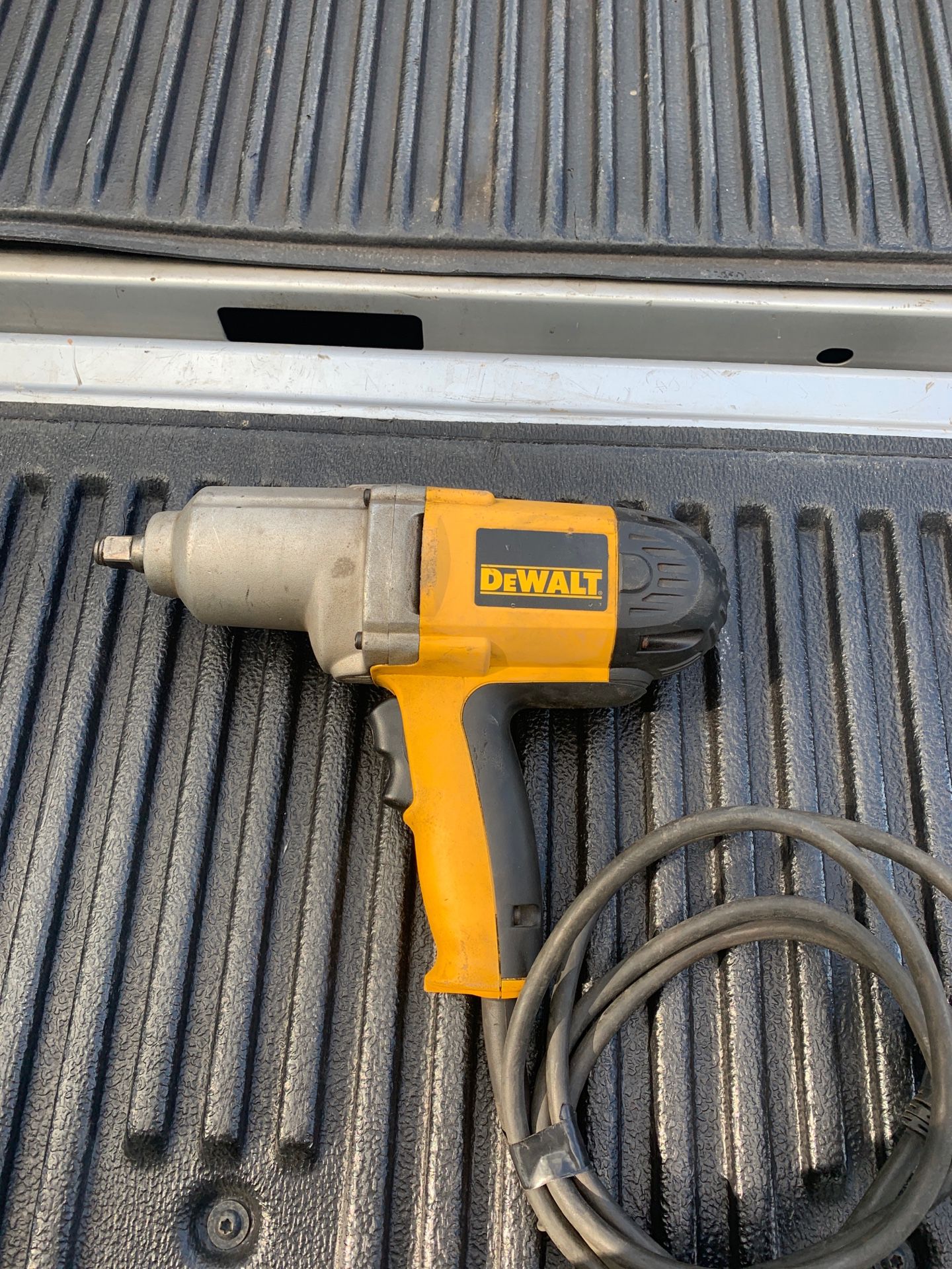 Electric impact drill