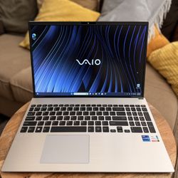 Sony Vaio laptop FHD 15.6 inch, i7-1355U, 16GB RAM, 1TB SSD