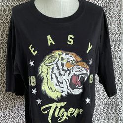 Size L   Cute & Comfy T-shirt  “Easy Tiger” 