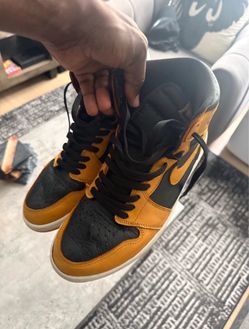 Air Jordan 1 Retro High OG “Yellow Toe”