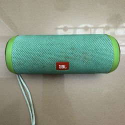 Teal Green JBL Flip 3 Portable Bluetooth Speaker