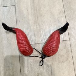Devil Horns 