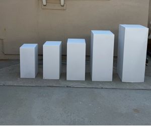 Set of 5 White Display Pedestals