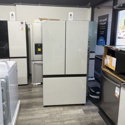 Samsung - Bespoke 30 Cu Ft 3-Door French Door Refrigerator With Beverage Center In White Glass ☑️