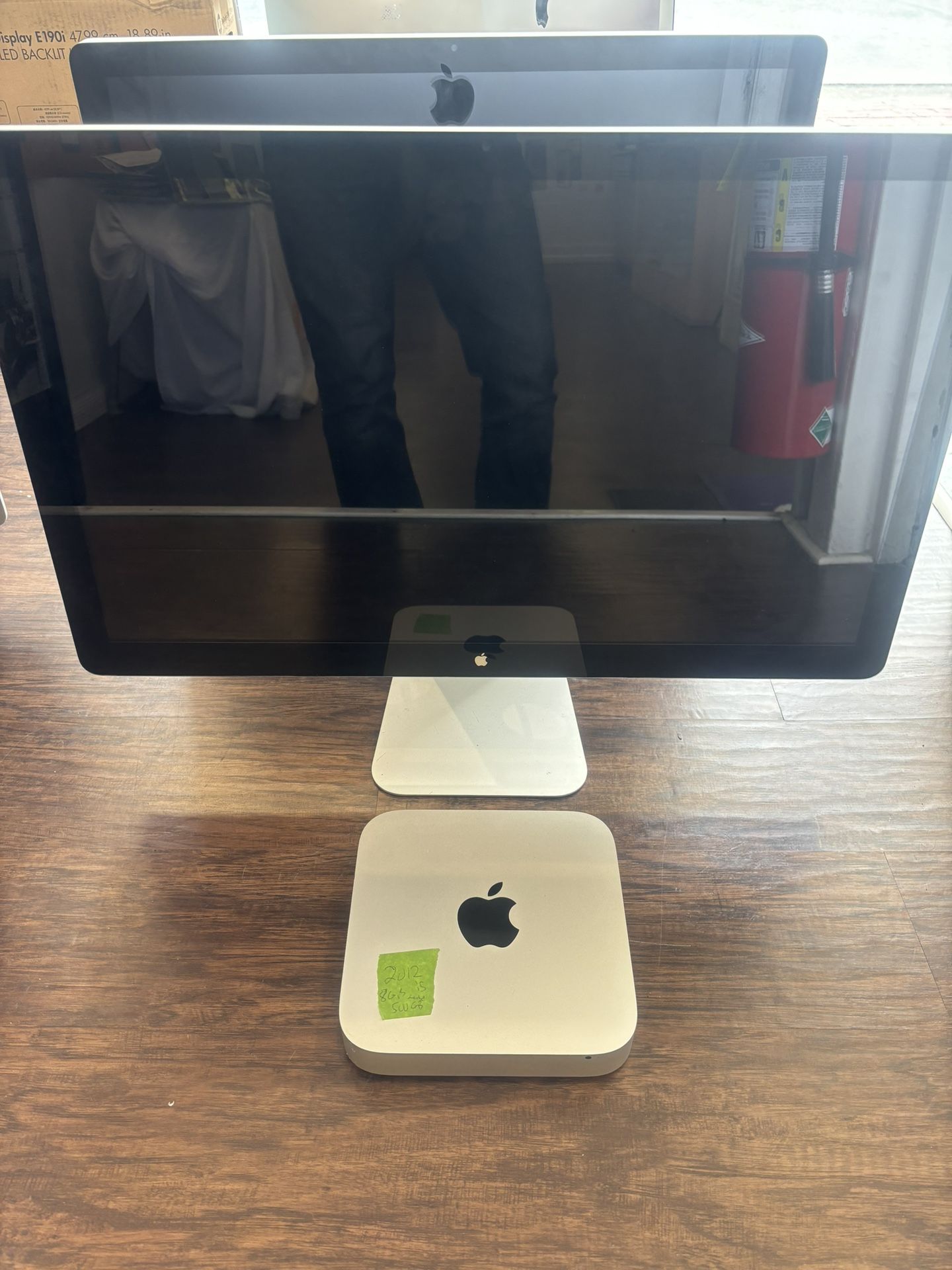 Apple Desktop Computer Mac Mini With Apple Monitor
