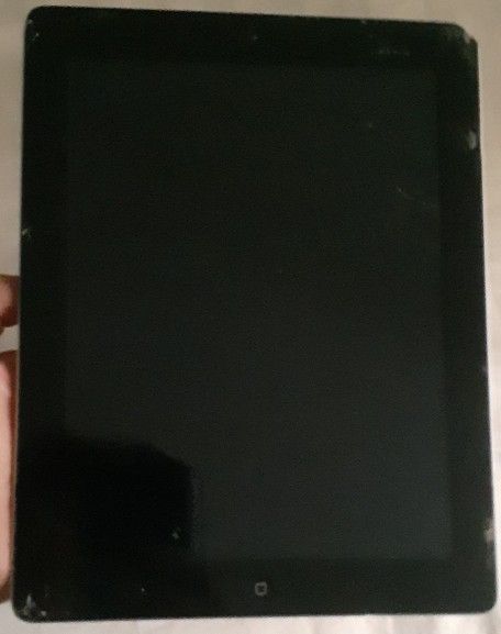 Apple Ipad 16gb Damaged But Works Good For Parts Needs Charging Cable