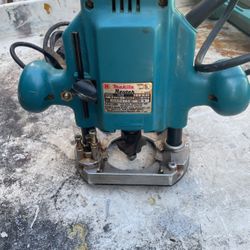 Makita Plunge Router Model 3620. / 24th thousand RPMs.