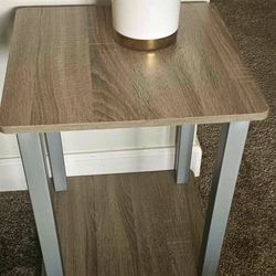 SET OF NIGHTSTANDS/END TABLES