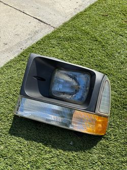 OEM Headlights – Ford F-250 or 350