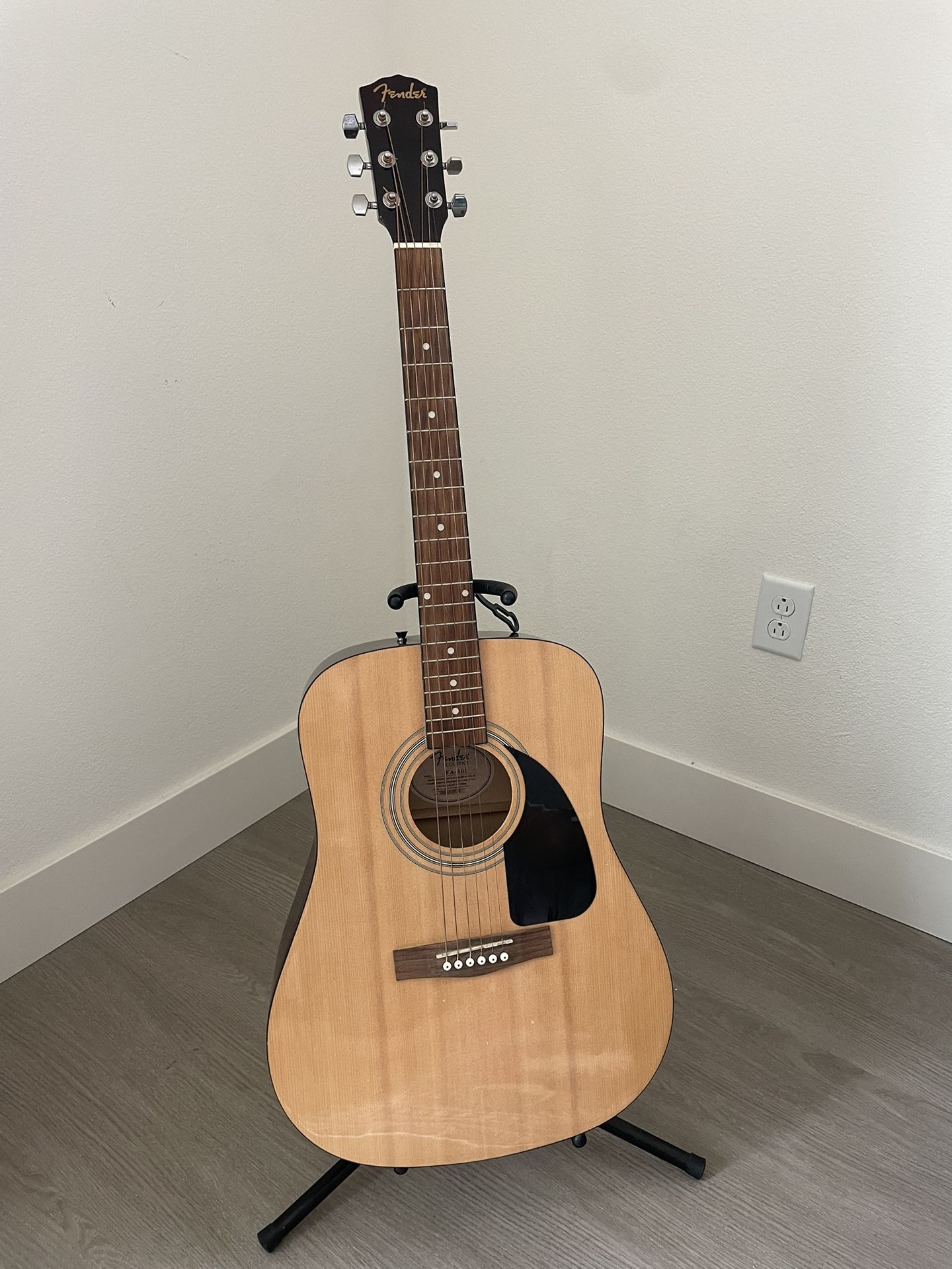 Fender FA-100 Acoustic Guitar