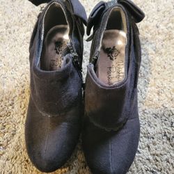 Little Girls Black Heel Shoes....size 11