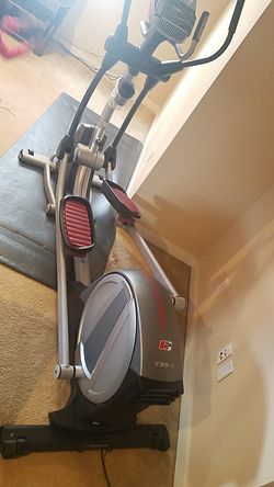 Pro-form full size elliptical 735 e
