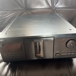 Sony CDP-CX210 Mega Storage 200 Disk CD Player Changer