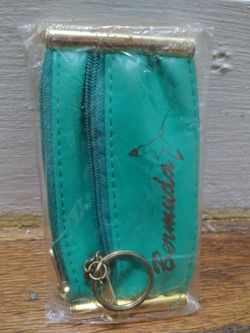 Vintage 1980's Bermuda Vinyl Key Chain Coin Purse