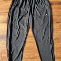 Nike Dri-Fit Men’s Running Sweat Pants DD(contact info removed) RN56323 Size L Black