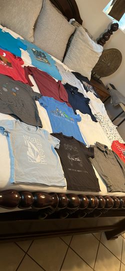 16 Piezas Ropita De Niño Size 3,4,5 todo en excelente condición, las 16 piezas por $14