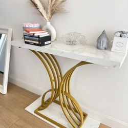 Luxury Marble Console Table with Gold Sculptural Base – Modern Glam