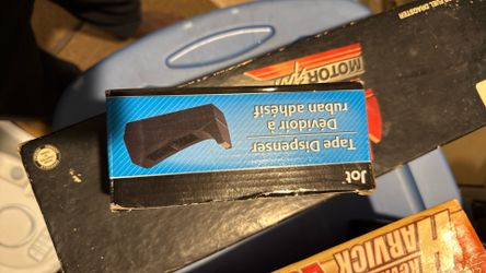 Tape dispenser