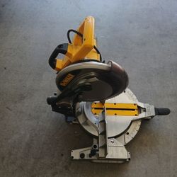 Dealt 10 I Miter Saw