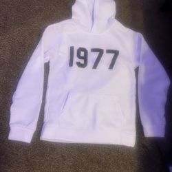 1977 essentials hoodie