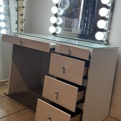 Make Up Vanity (Desk,Light,Speaker&Charging Port)