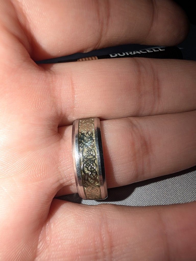 Mens Two-Tone Ring. Band