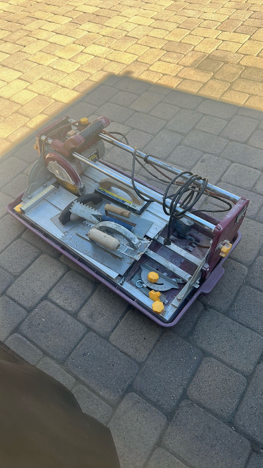 Chicago Tile Saw With Trowels