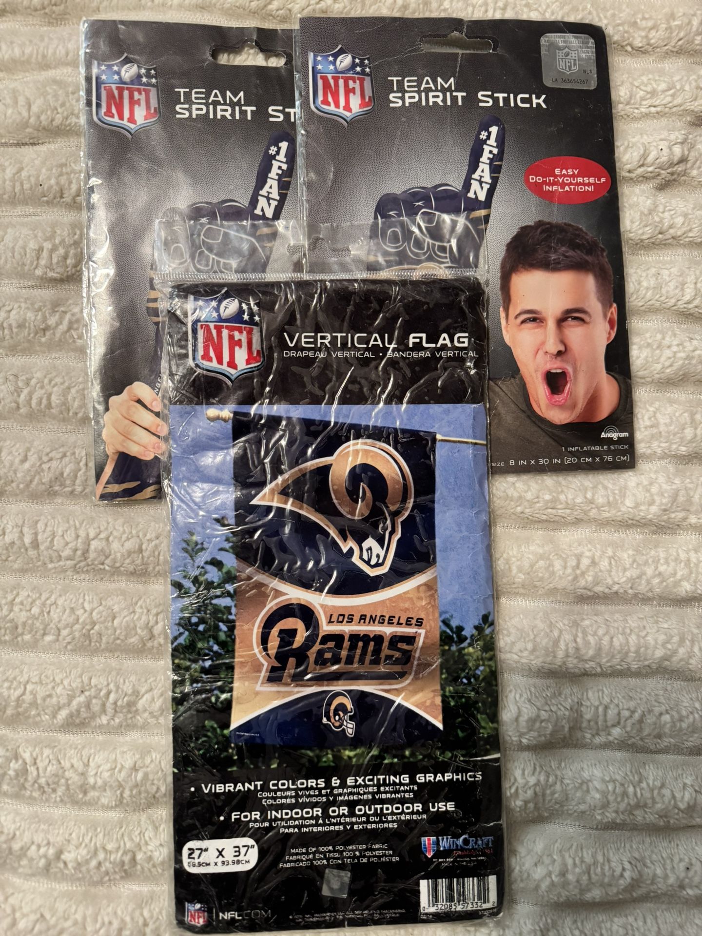 NEW St. Louis Rams Wincraft NFL 27x37 Banner Vertical Flag