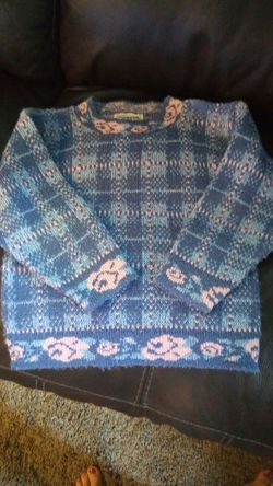 Girl's 5-6 sweater
