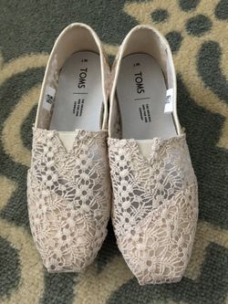 Toms Classic Natural Floral Lace Shoes
