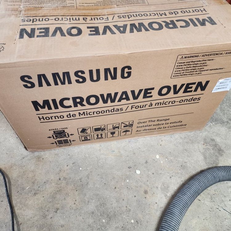 Samsung  Microwave ME16A4021AS 