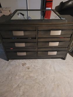Dresser