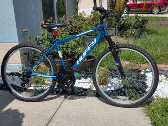 🚴‍♀️ Huffy 26" Rock Creek Mountain Bike – Blue – $70