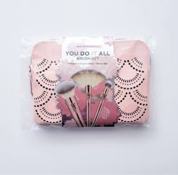 It Cosmetics Makeup Brushes 