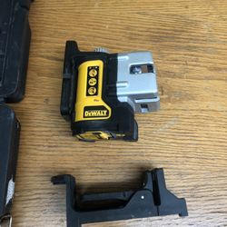 Dewalt DW089 3 Beam Red Laser Level With A Case