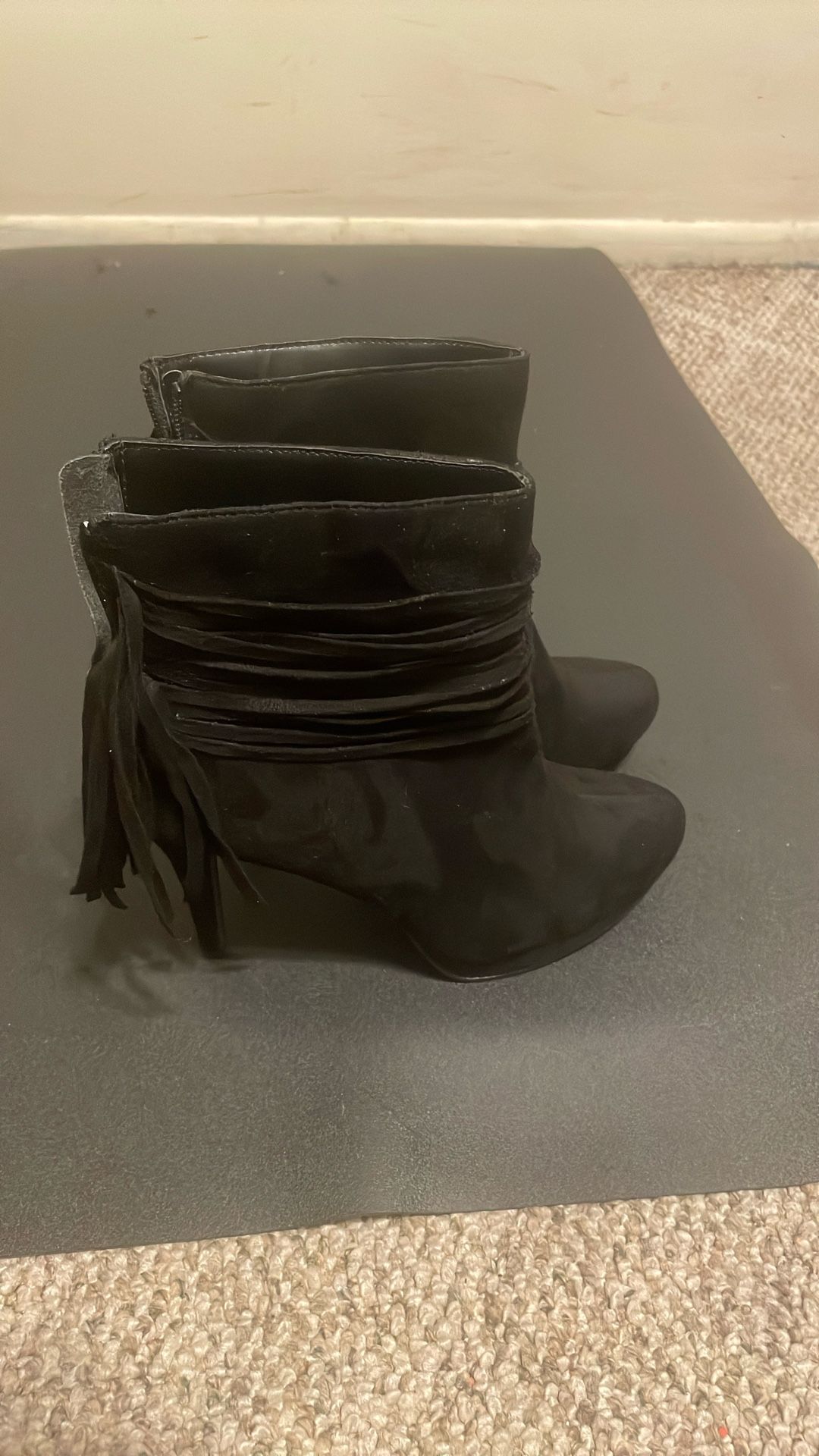 Metaphor Women’s Boot Black Suede Size 8.5