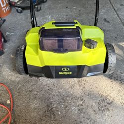 Electric dethatcher/scarifier