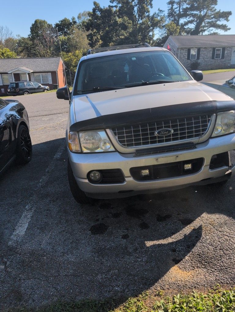 2005 Ford Explorer