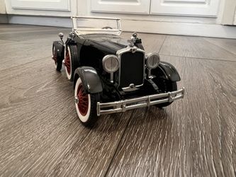 Diecast 1/24 scale Danbury Mint 1927 Stutz Black Hawk Speedster Black