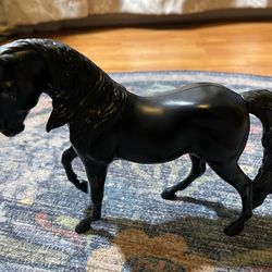 Breyer toy horse black beauty