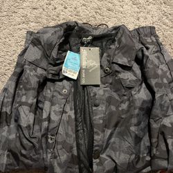 Men’s Wind Breaker Plus More Size M