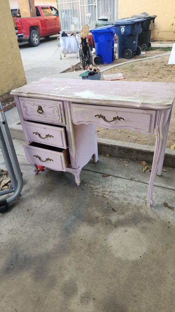 French Provencal Desk for Sale in San Bernardino, CA OfferUp