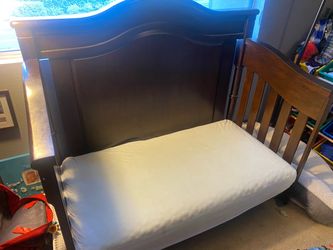 Used Solid Wooden Crib/Day Bed