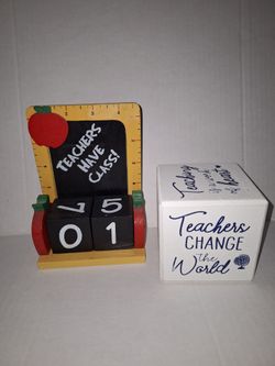 Teachers tabletop calender & teachers saying cube