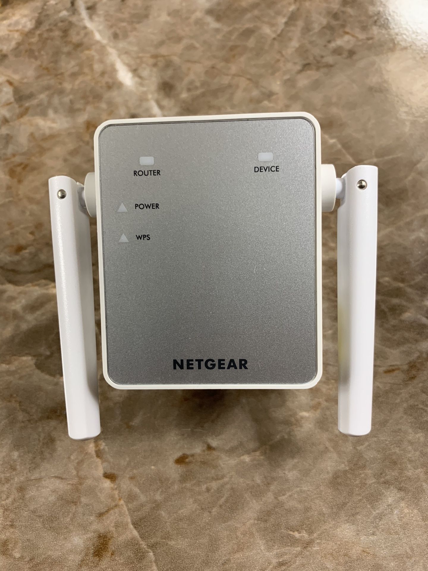 NETGEAR WiFi Range Extender EX3700 - Coverage up to 1000 sq.ft.