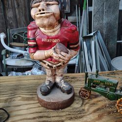 Vintage big 1970's Hanford Statue of football player heavy duty Statue