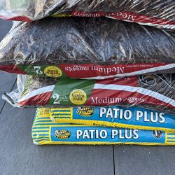 5 Cubic Feet of Garden Bark