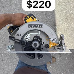 Dewalt Circular Saw 7 1/4 TOOL ONLY!